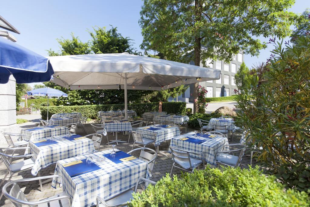 Hotel Fly Away Kloten Exterior photo