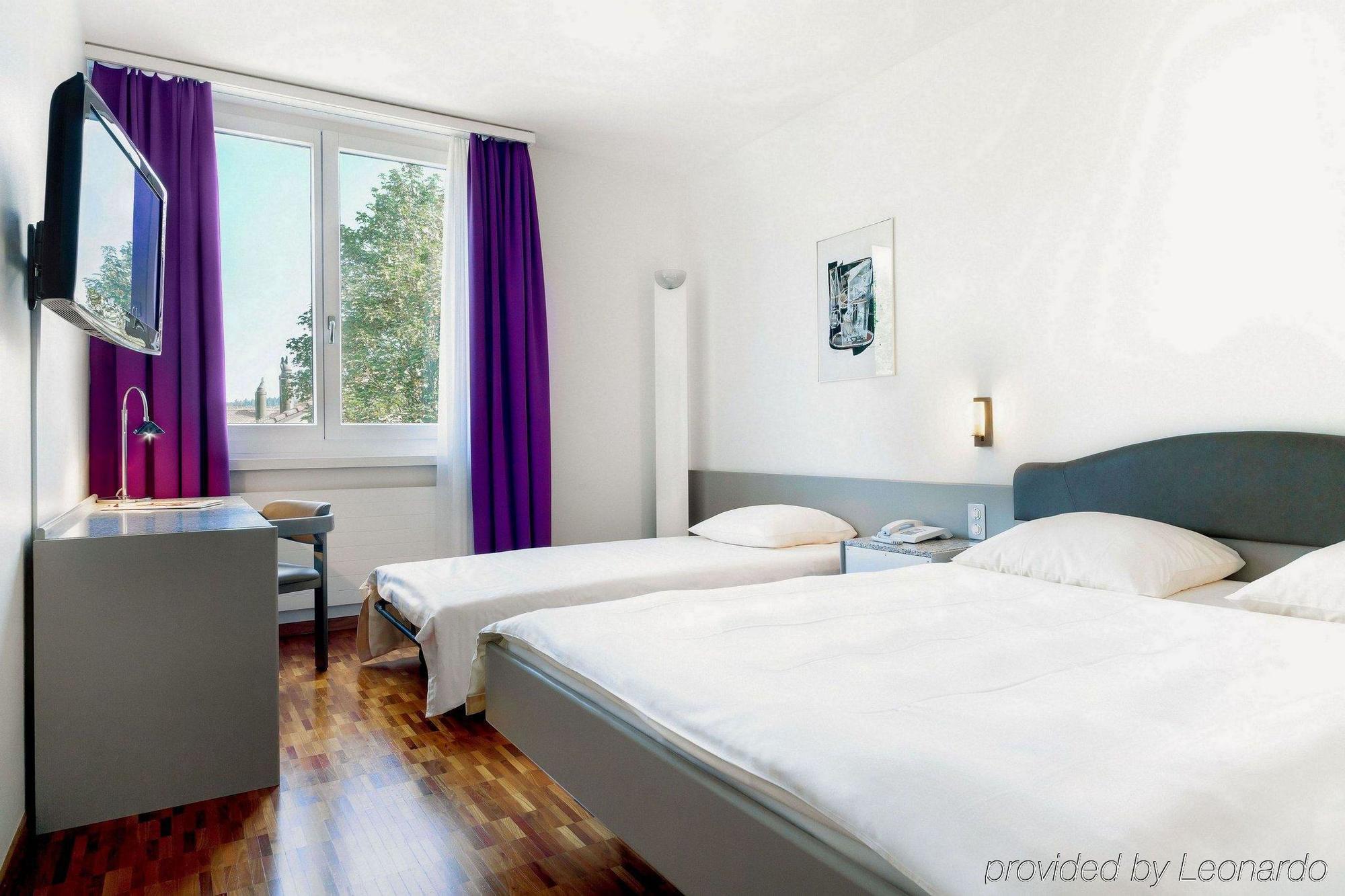 Hotel Fly Away Kloten Exterior photo