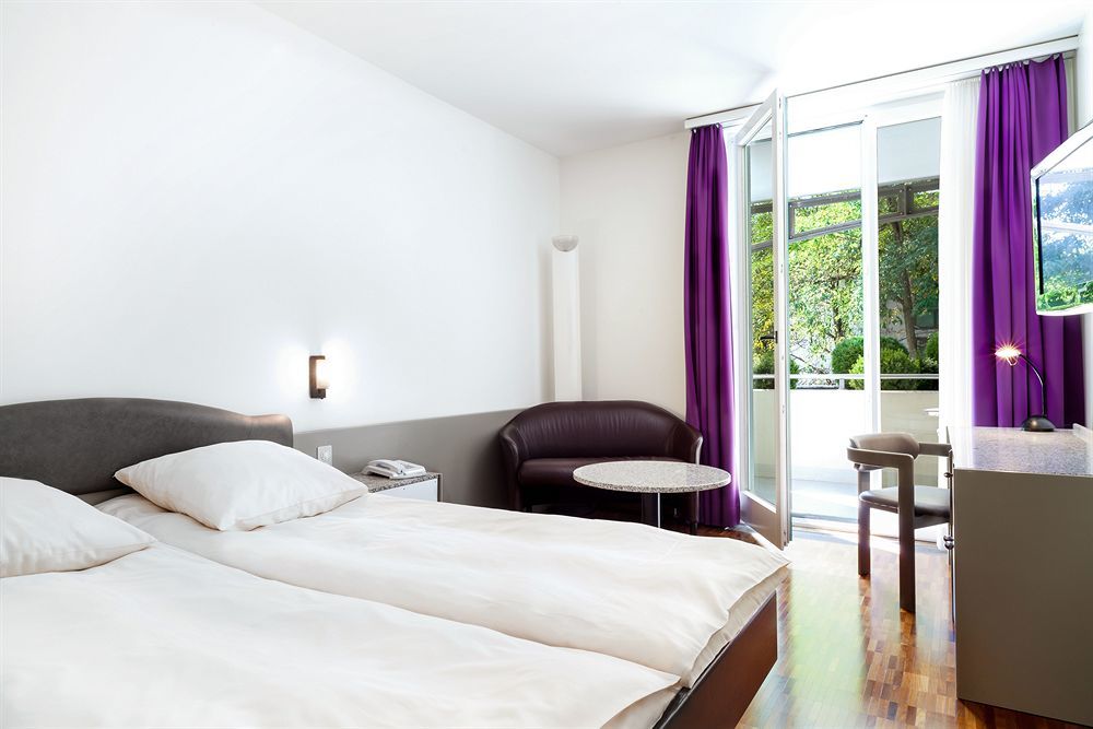 Hotel Fly Away Kloten Exterior photo